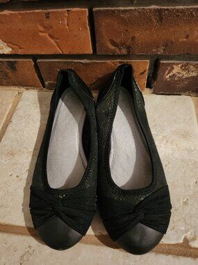 Black scale print flats